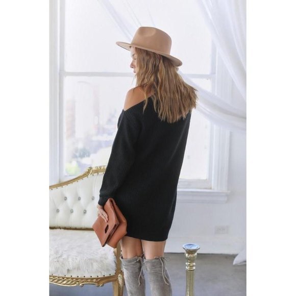 "Janna" Cold shoulder sweater dress - Picture 4 of 4